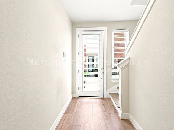 5th image of 2974 Alice St