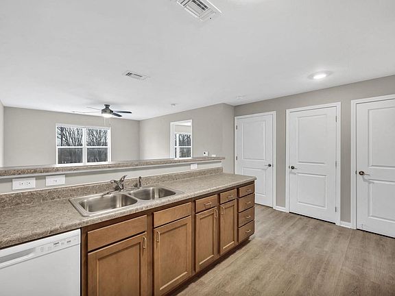3rd image of 6500 Powers Blvd #314