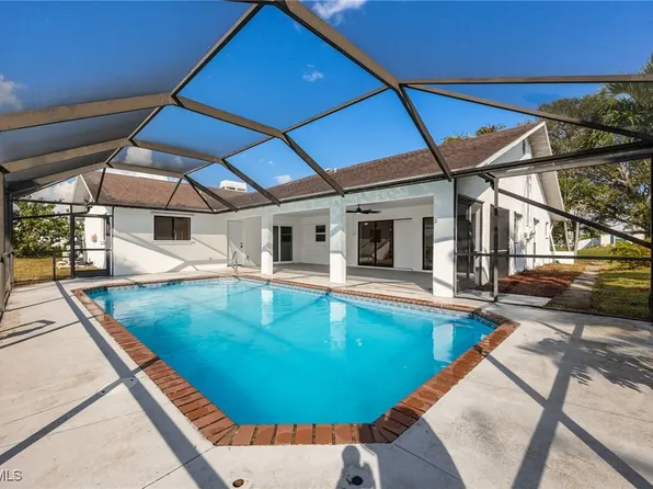 1124 NW 1st Pl, Cape Coral, FL 33993