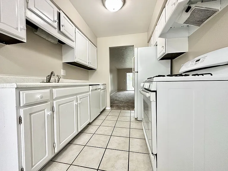 301 S Regency Dr — Photo 8