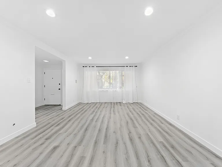 1102 Euclid St #1 — Photo 9
