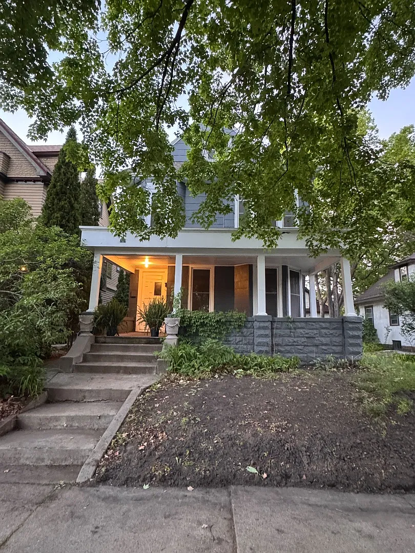 709 7th St SE — Photo 4