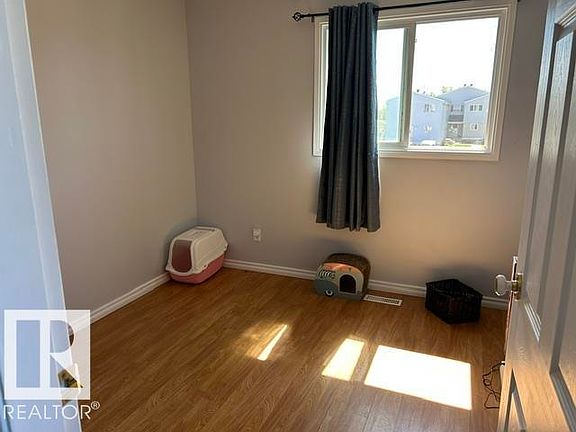 5th image of 51 McLeod Pl NW