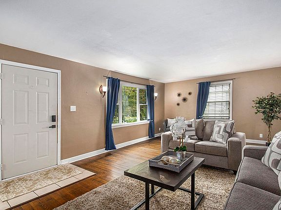 4th image of 422 N Byrkit Ave