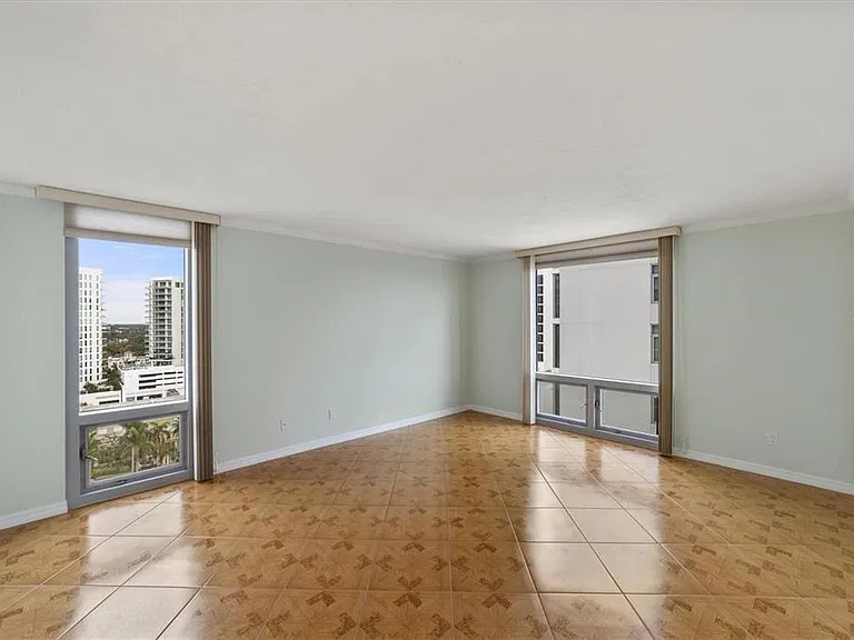 1111 N Gulfstream Ave #16C — Photo 19
