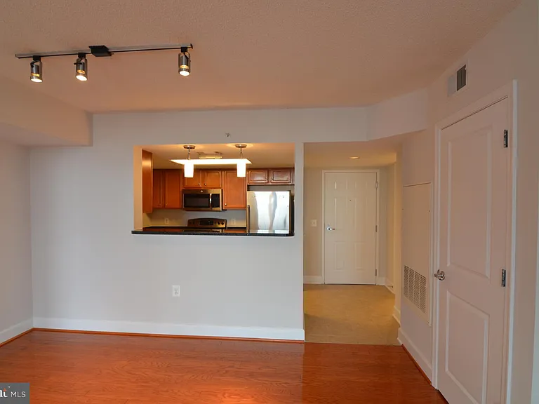 11800 Sunset Hills Rd #1102 — Photo 2