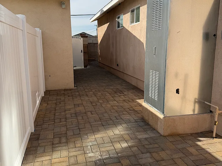 1803 James Pl — Photo 21