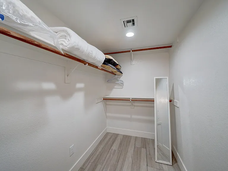 1358 W Meadow Green Ln — Photo 30