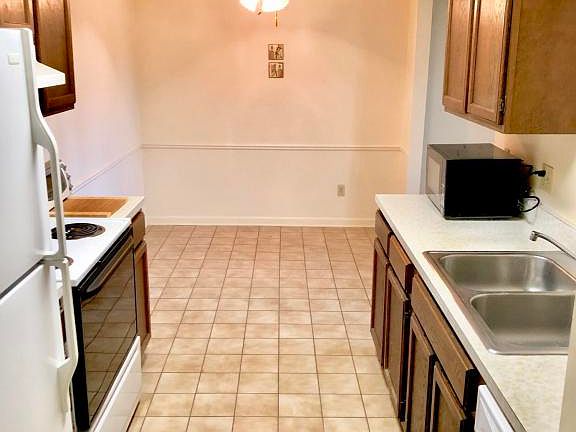 2nd image of 6164 Cobblers Dr APT 92
