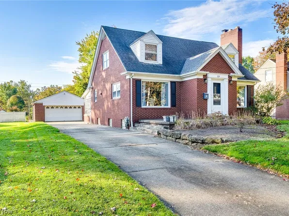 329 Prescott St, Hubbard, OH 44425