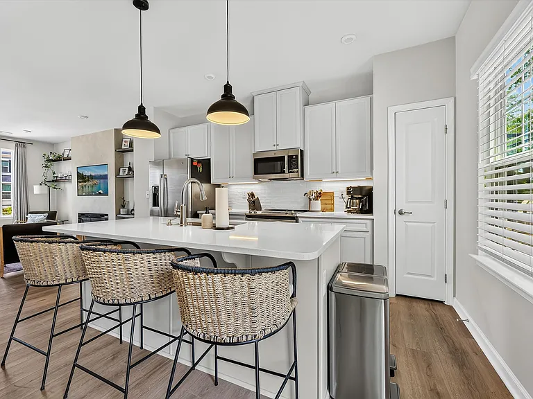 Kitchen & Pantry