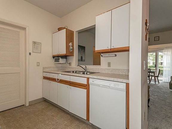 5th image of 7139 Village Dr #Un-713