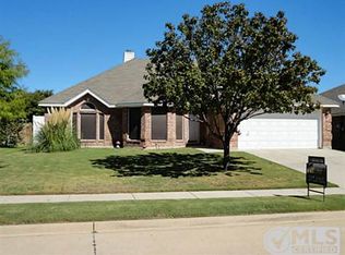 1016 Windsor Dr, Saginaw, TX 76179