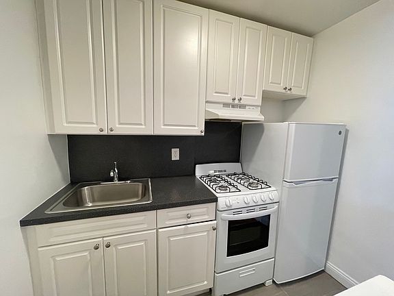 5th image of 41-12 Elbertson St #5X