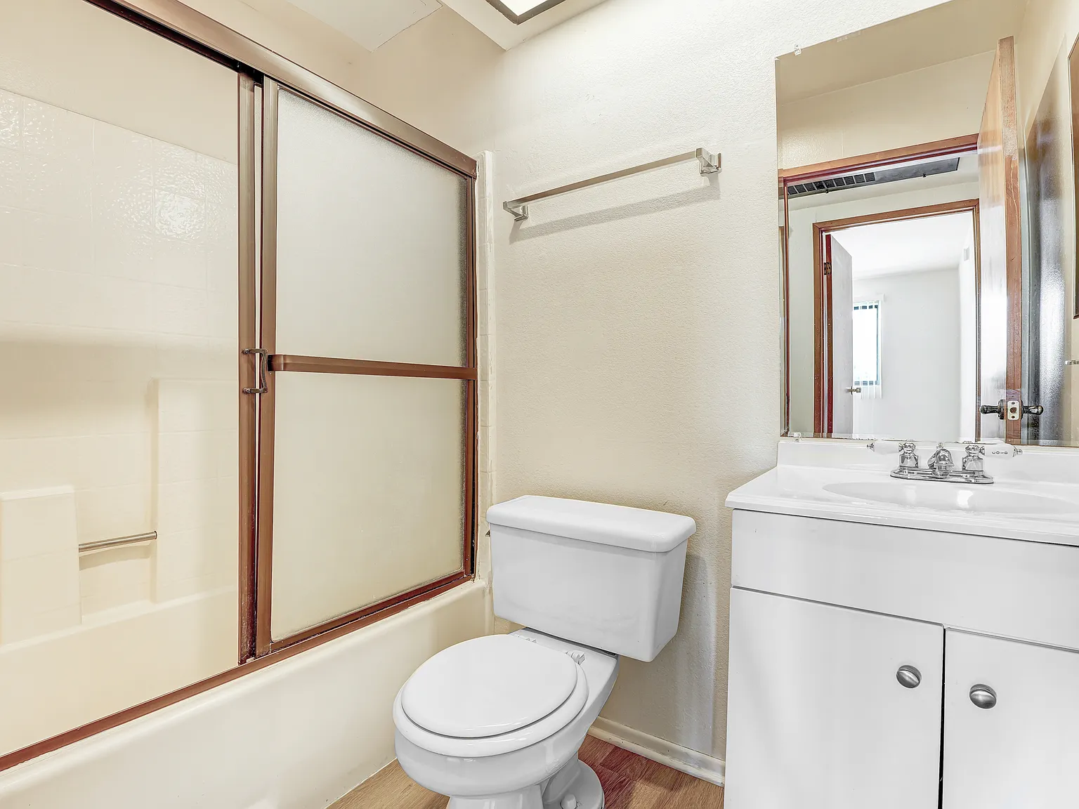 2 bed, 781 sqft, $2,450 — Photo 3