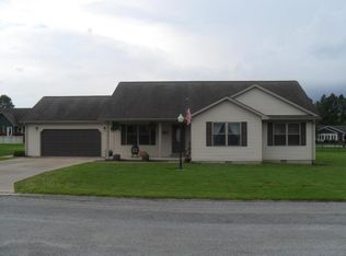 1204 Prestwicke Dr, Herrin, IL 62948
