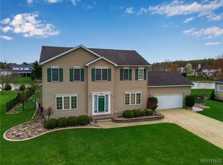 7275 Ridgeview Dr W, North Tonawanda, NY 14120