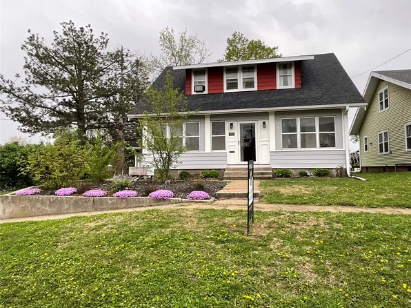 111 S 4th Ave E, Newton, IA 50208