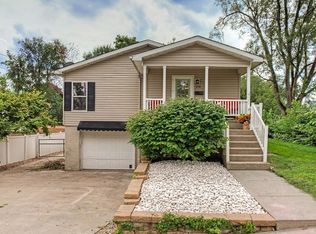 214 E Douglas St, Knoxville, IA 50138