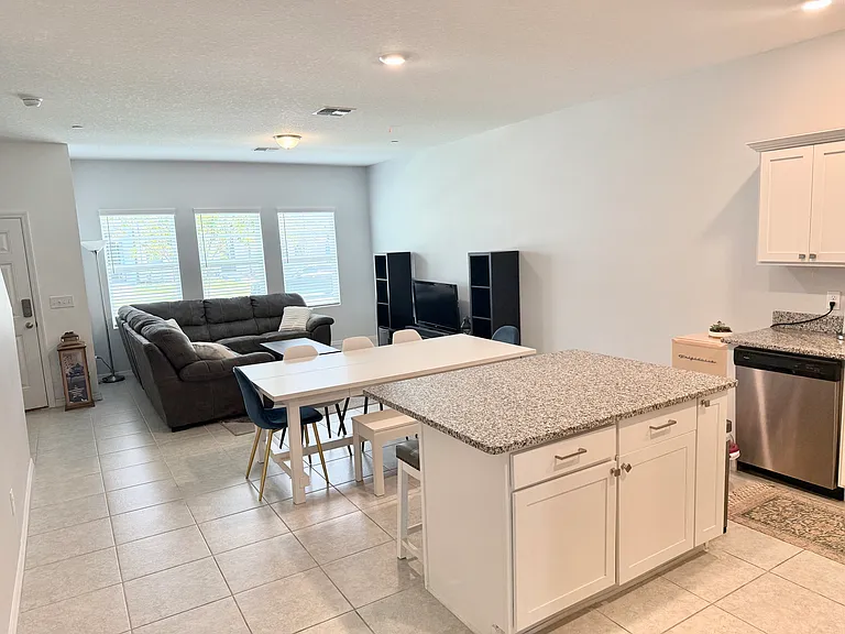 3326 Azolla St — Photo 3