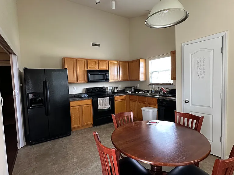 1833 Piedmont Cir — Photo 5