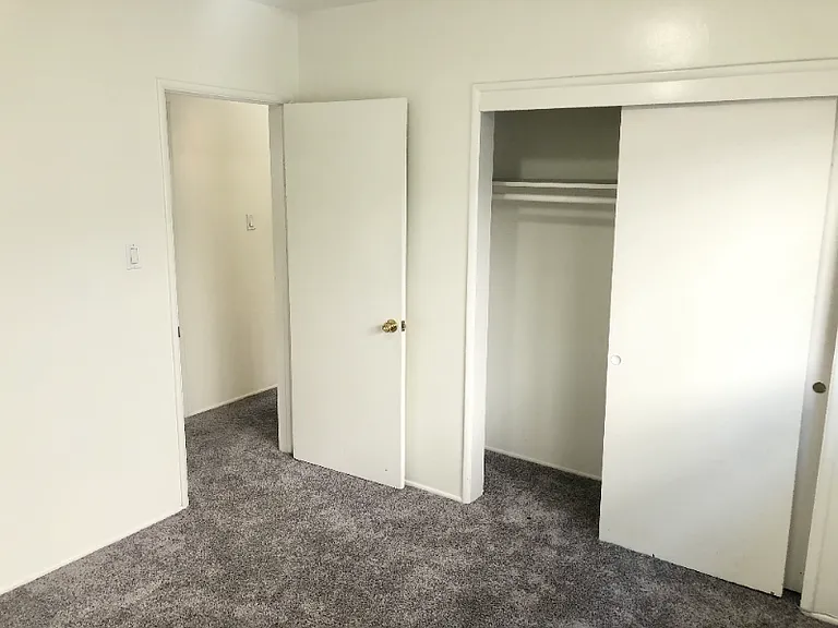 2516 Vanderbilt Ln #2 — Photo 8