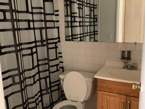 2nd image of 1515 W Morse Ave #4417