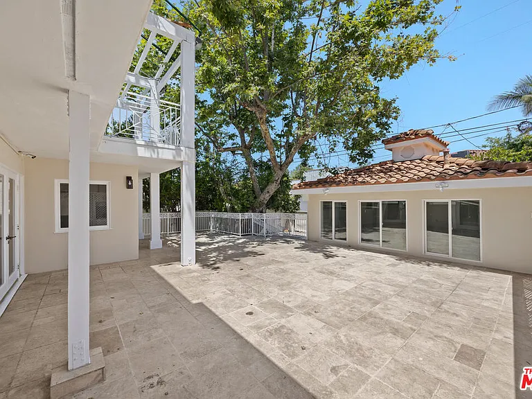 244 S Almont Dr — Photo 7