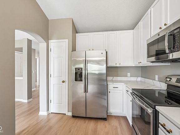 3rd image of 1152 Longwell Ln