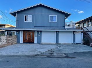1813 Sereno St, Honolulu, HI 96817