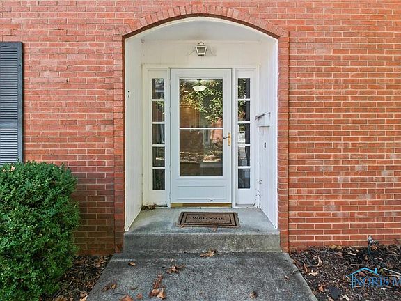 5th image of 1902 Queenswood Dr #U-7