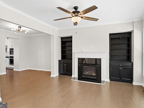 3rd image of 371 Northaven Ave