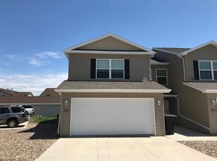 2614 Verity Ln SE, Mandan, ND 58554