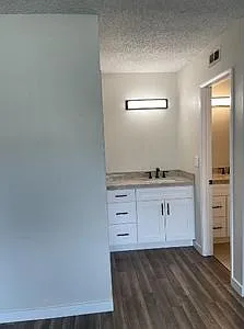 1738 E Fairfield Ct #4 — Photo 7