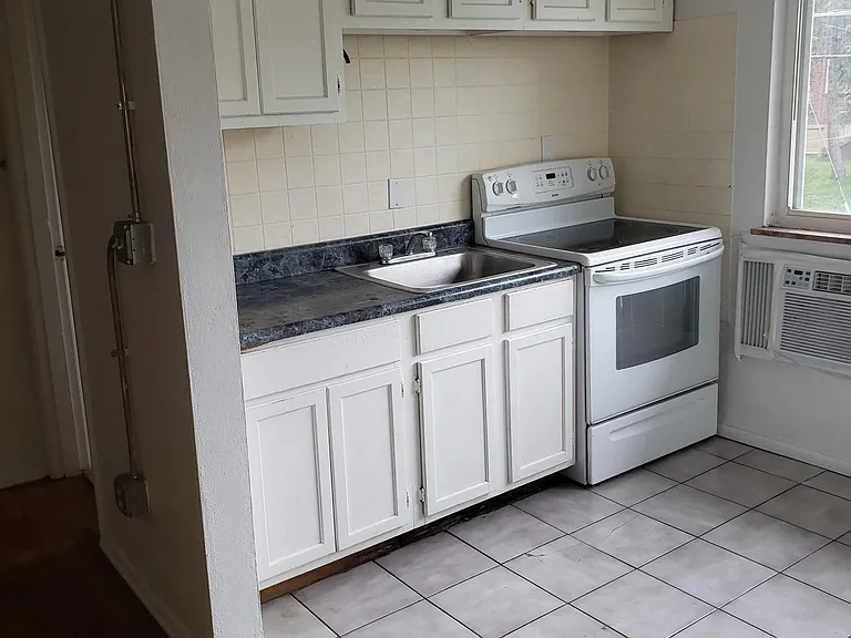 5500 Montgomery Rd #9 — Photo 2