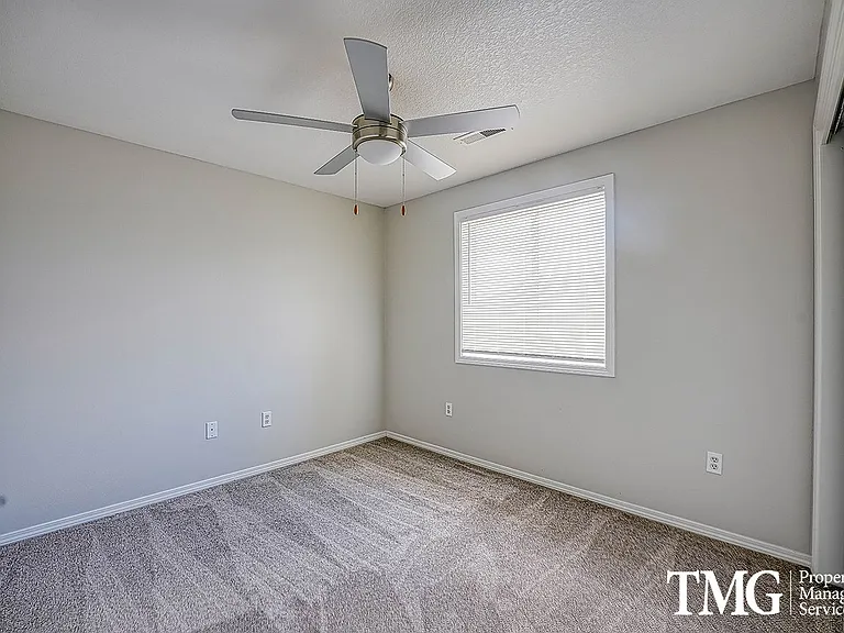 17015 NE 31st Way — Photo 16