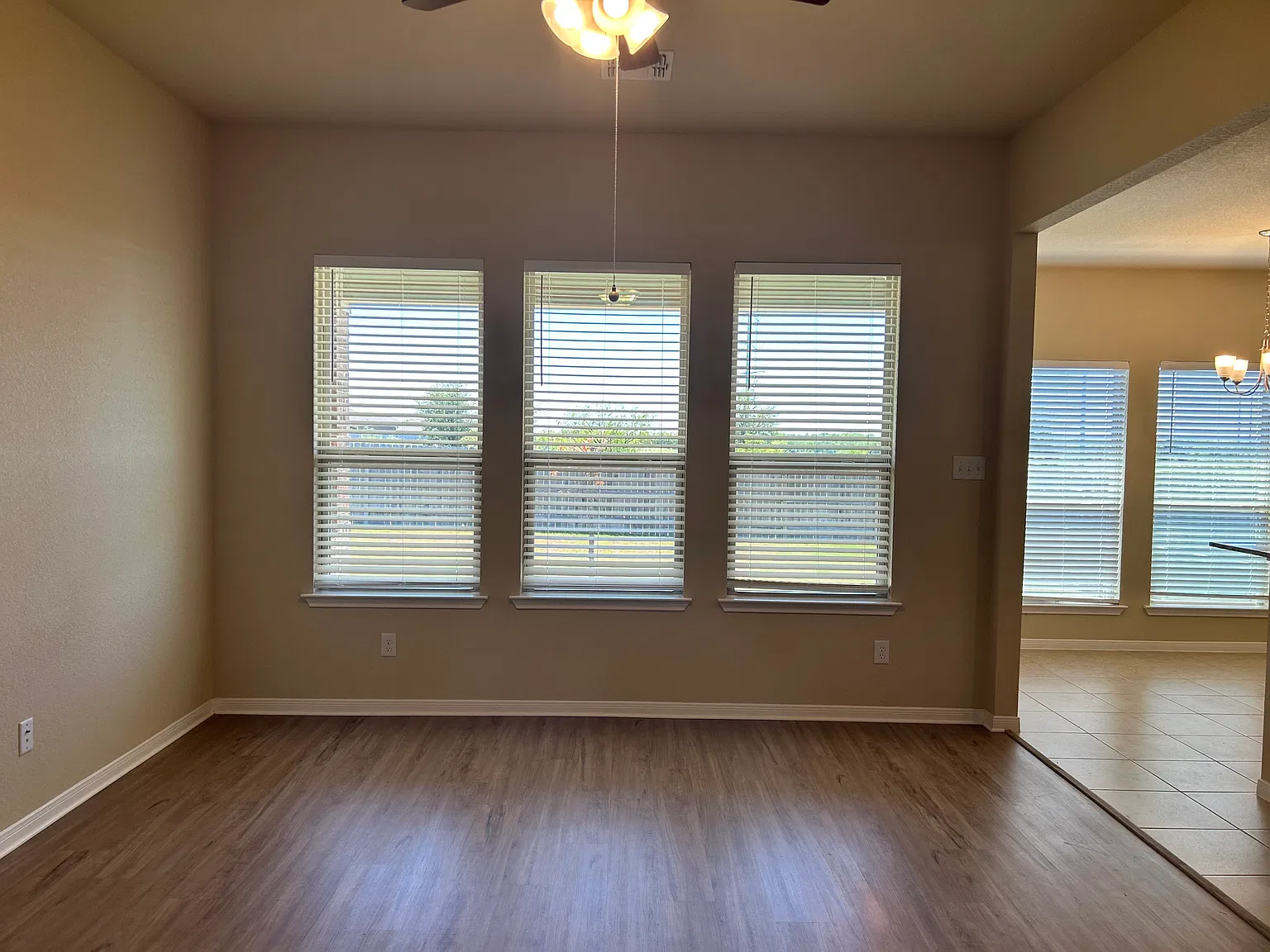 3 bed, 1363 sqft, $1,695 — Photo 2