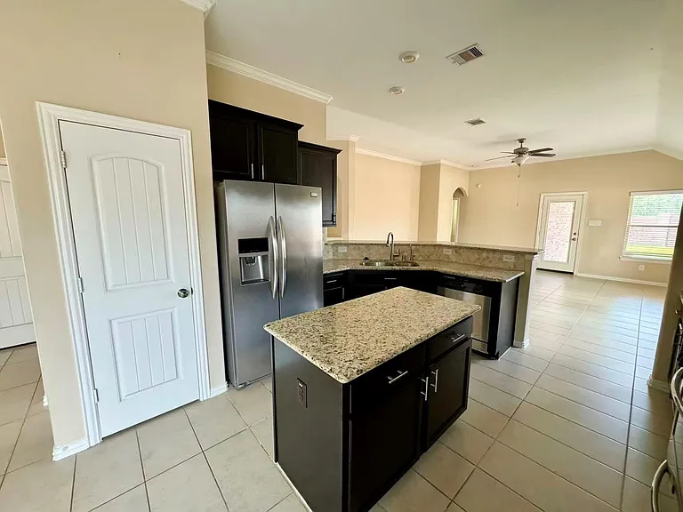 11015 Walts Run Ln — Photo 8