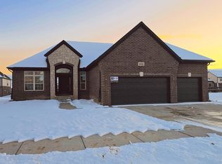 50113 Mustang Dr, Macomb, MI 48042