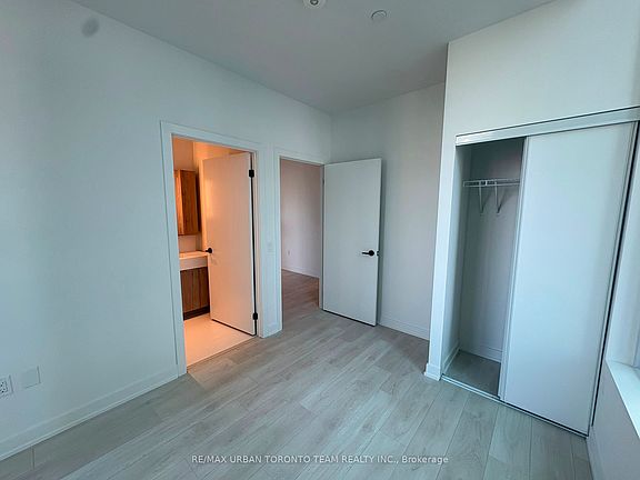 5th image of 117 Broadway Ave #903