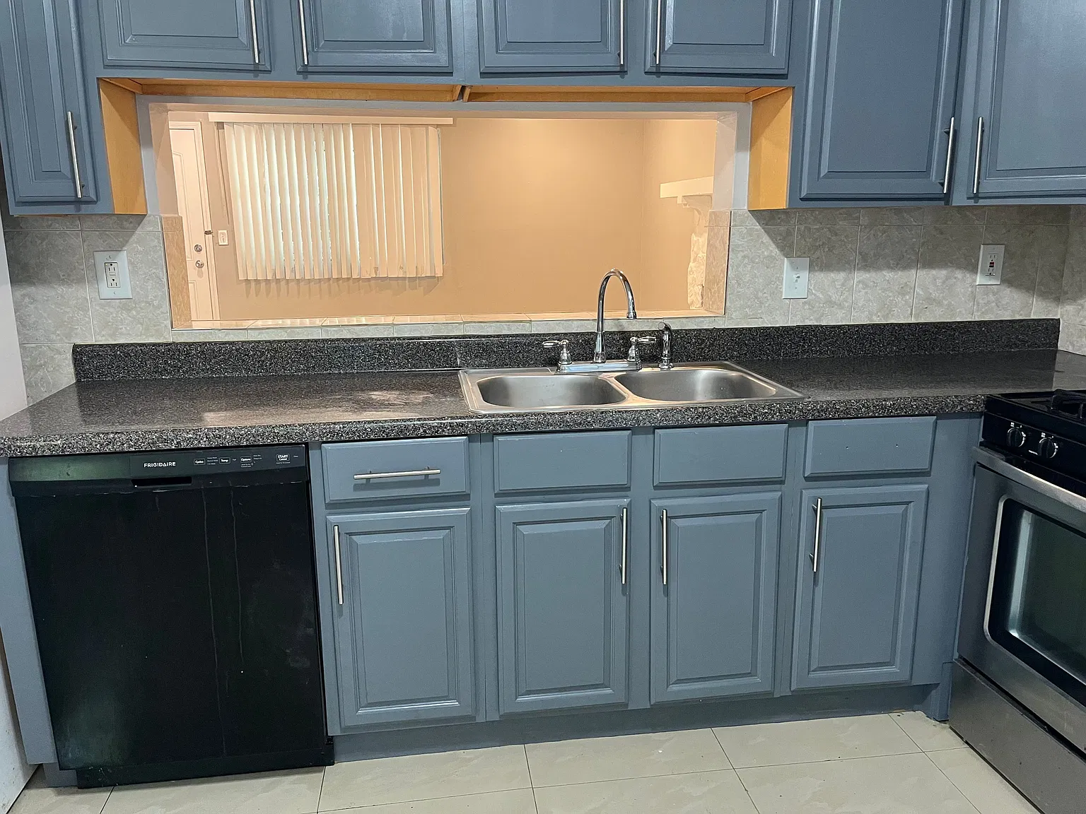 3 bed, 3.0 bath, 1260 sqft, $1,900 — Photo 1