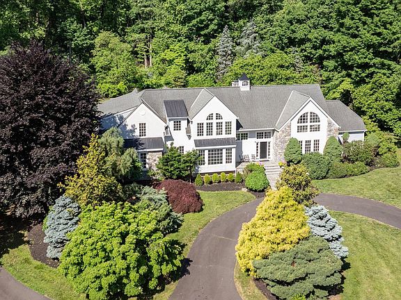 4th image of 6025 Stoney Hill Rd