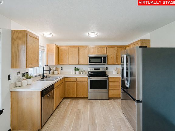5th image of 1012 Waikiki St SE
