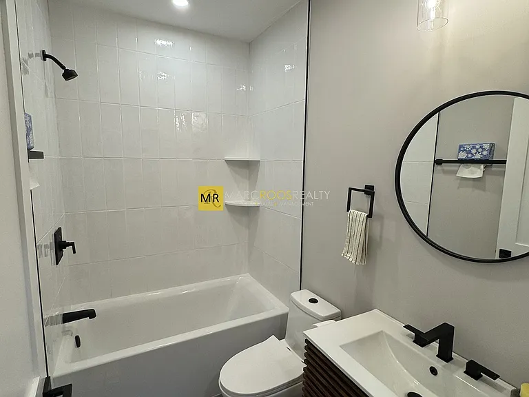 195 Maverick St #2 — Photo 4
