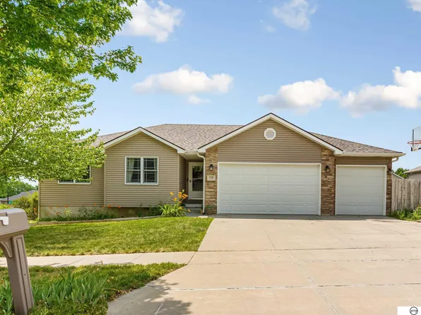 1531 Salida Dr, Lincoln, NE 68521