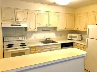 400 Bellevue Ave #211, Newport, RI 02840