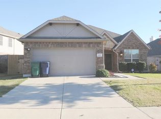 816 Lake Hollow Dr, Little Elm, TX 75068