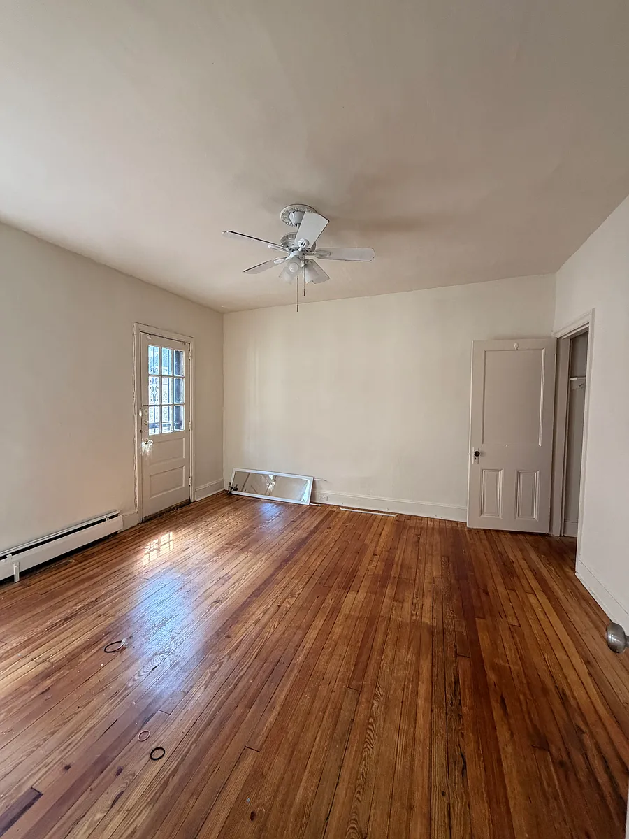 Building Photo - 2313 Walnut St #B4