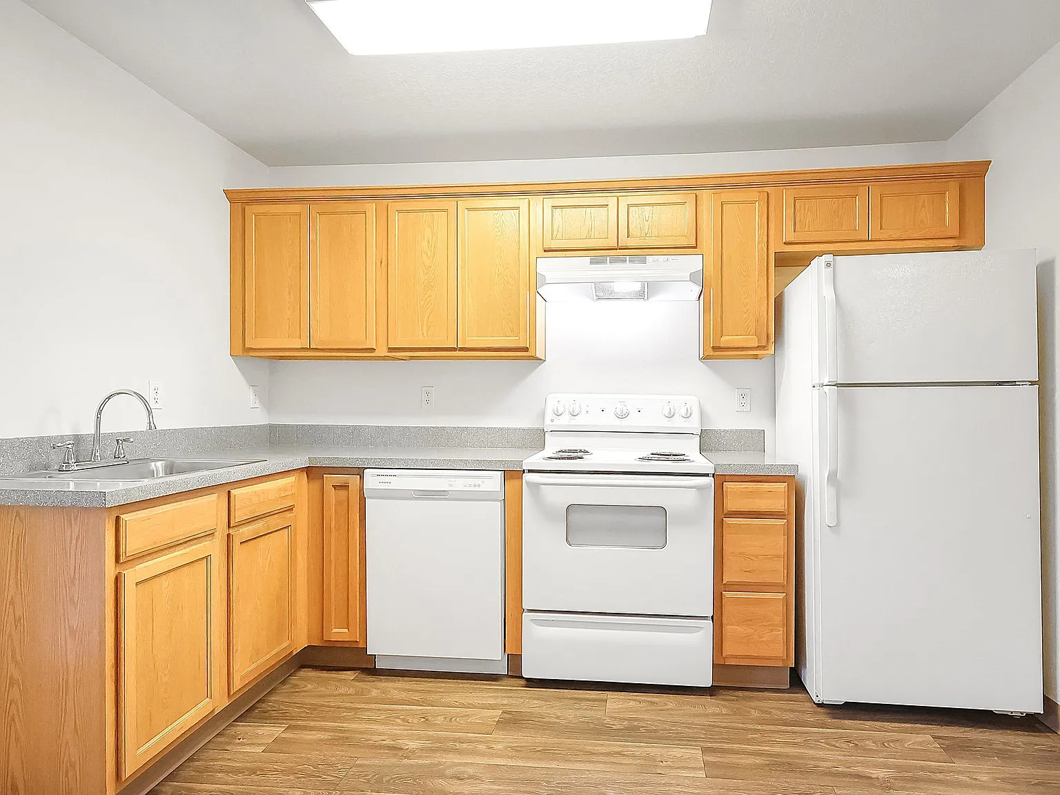Zachary Park Apartments — Photo 3