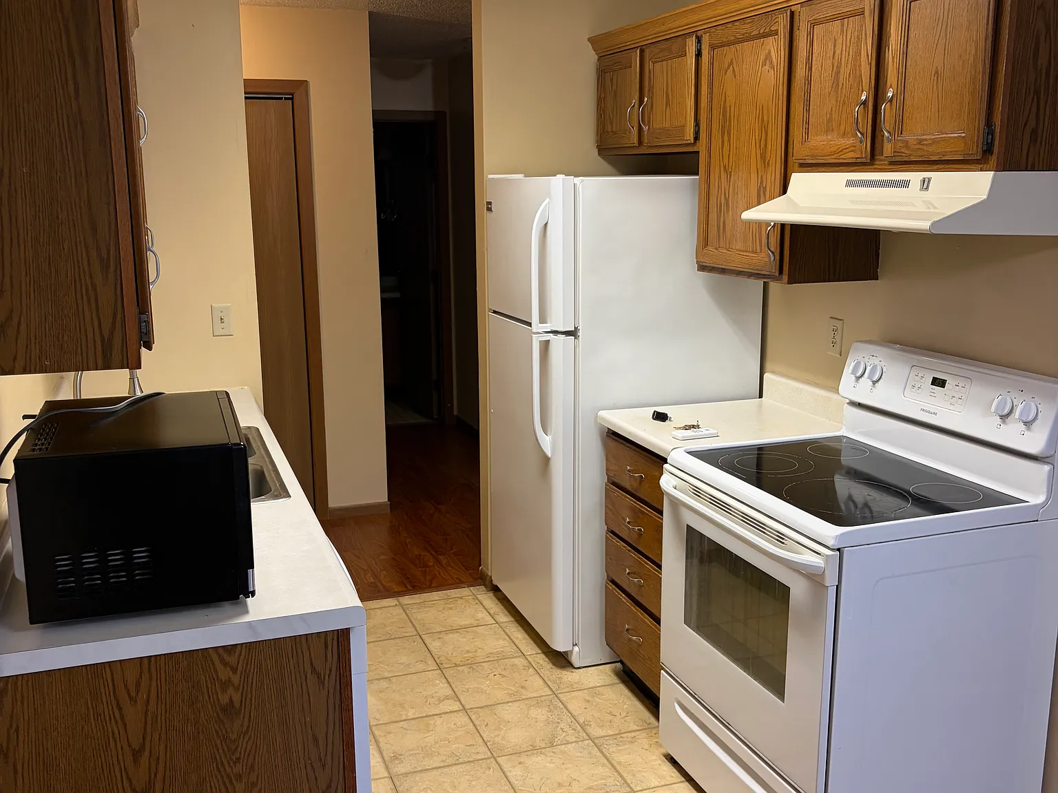 2 bed, 950 sqft, $800 — Photo 3